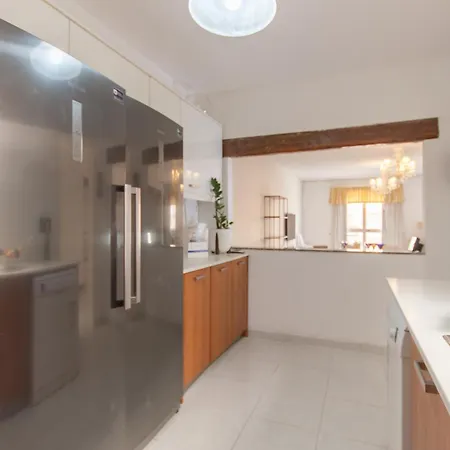 Charm, Sea & Sun At St Maria Swieqi - Happy Villa *