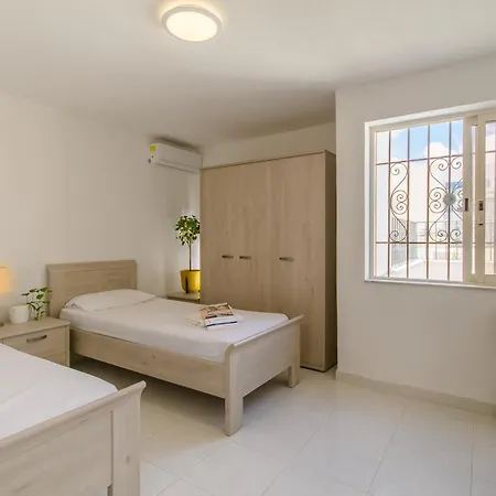 Charm, Sea & Sun At St Maria Swieqi - Happy Villa Is-Swieqi
